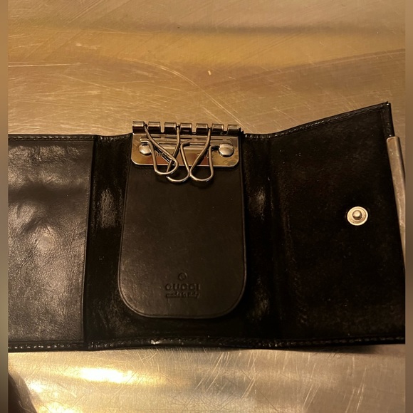 GUCCI BLACK PATENT LEATHER RING KEY HOLDER - Picture 4 of 16